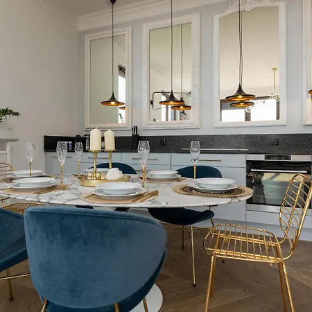 Royal Garden In Wilanow By Renters Prestige