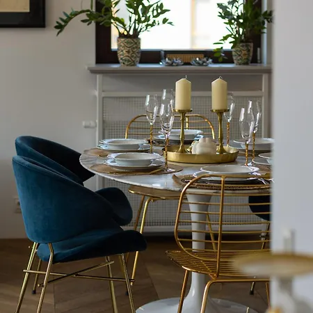 Royal Garden In Wilanow By Renters Prestige Apartment